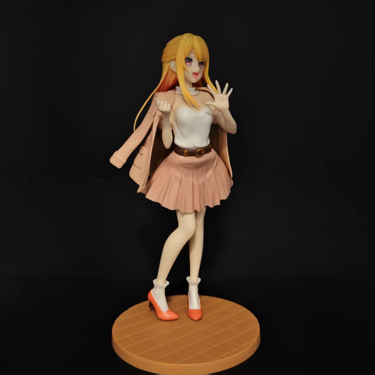 Аниме-фигурка Хосино - коллекц - Model Figure Base review and price
