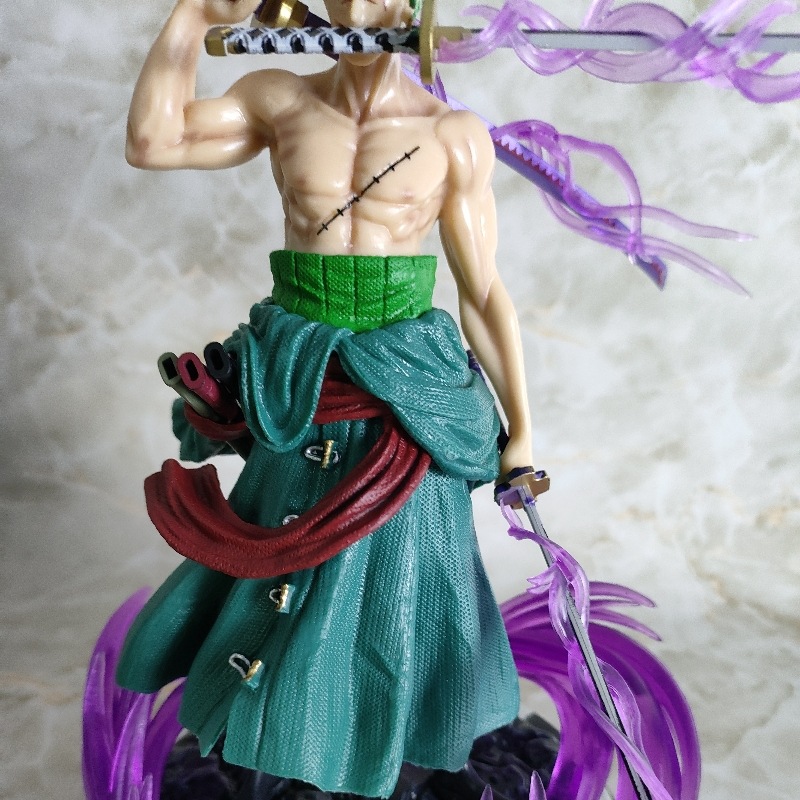 Фигурка Ророноа Зоро из One Pi - Model Figure Base review and price